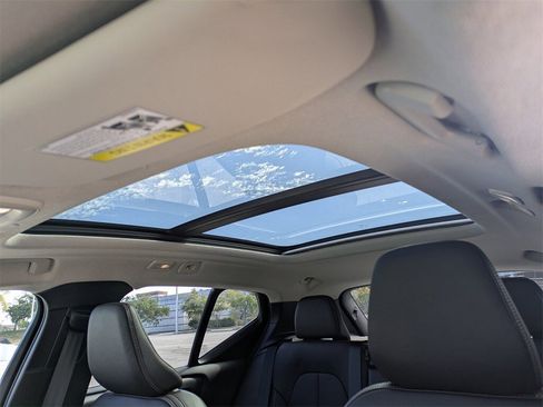 New 2026 Volvo XC40 B5 Ultra w/ Protection Package Premier image 24