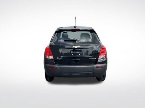 Used 2015 Chevrolet Trax LS w/ LPO, Cargo Package AWD/4WD image 6