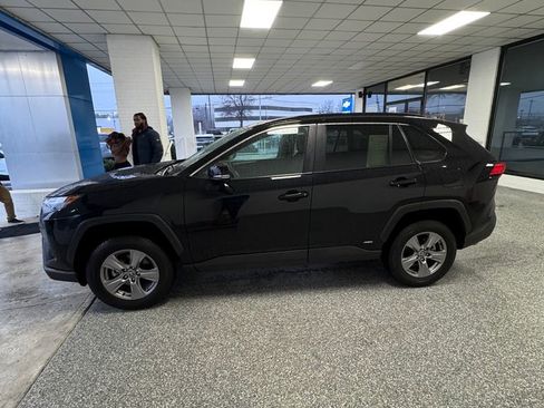 Used 2023 Toyota RAV4 XLE image 4