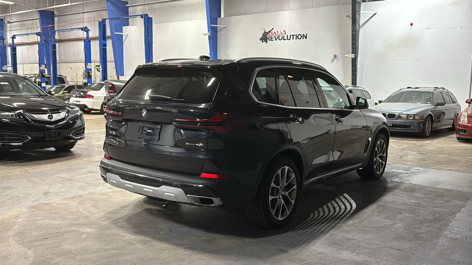 Used 2024 BMW X5 xDrive40i w/ Premium Package AWD/4WD image 4