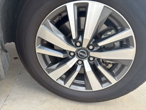 Used 2024 Nissan Pathfinder SL image 20