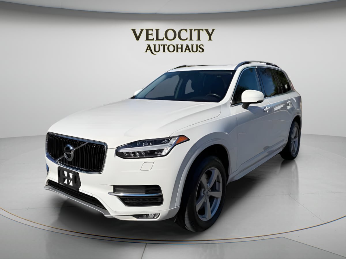 Used 2018 Volvo XC90 T5 Momentum w/ Momentum Plus Package AWD/4WD image 3