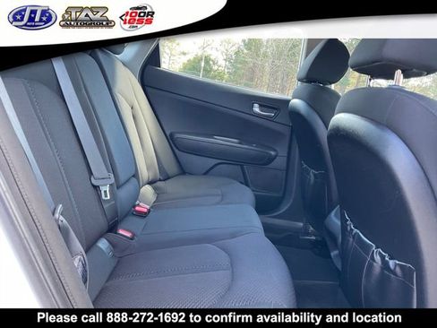 Used 2018 Kia Optima LX w/ 17" Alloy Wheels Package image 12
