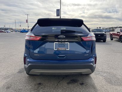 Used 2021 Ford Edge SEL w/ Convenience Package
