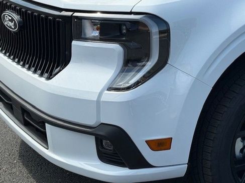 New 2025 Ford Maverick Lobo image 12
