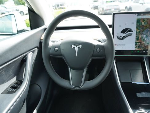 Used 2021 Tesla Model Y Long Range image 15