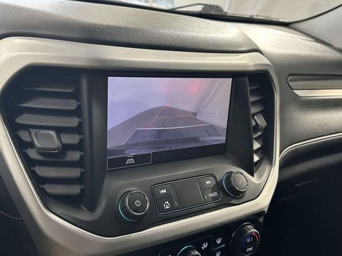 Used 2023 GMC Acadia SLT image 18