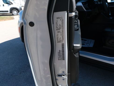 Used 2024 Jeep Grand Cherokee L Limited w/ Luxury Tech Group II image 41