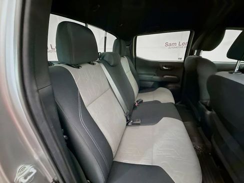 Used 2022 Toyota Tacoma TRD Off-Road image 24