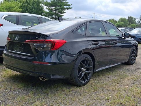 Used 2023 Honda Civic Sport image 3