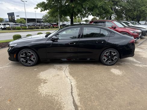 New 2026 BMW 530i xDrive w/ Executive Package image 2