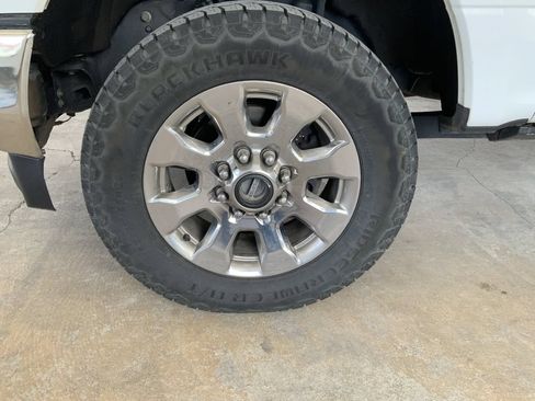 Used 2019 Ford F250 Lariat w/ Lariat Ultimate Package AWD/4WD image 37