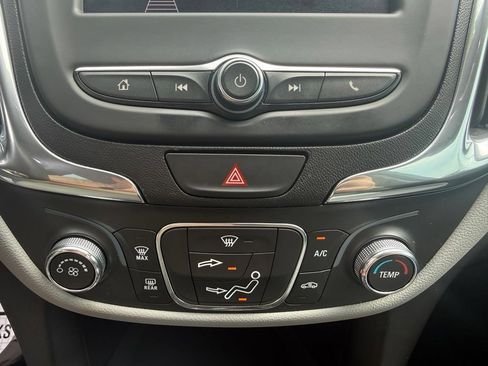 Used 2020 Chevrolet Equinox LS w/ LPO, Cargo Package FWD image 29