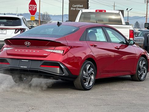 Certified 2025 Hyundai Elantra SEL w/ Cargo Package image 4