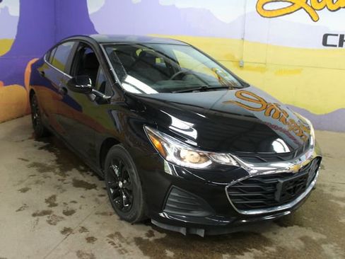 Used 2019 Chevrolet Cruze LT w/ LT True North Edition FWD image 4