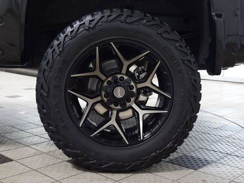 Used 2023 GMC Sierra 1500 AT4 w/ AT4 Premium Package image 31