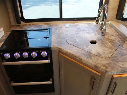 Used 2022 Ford E-450 and Econoline 450 Super Duty w/ Motorhome Prep Package image 24