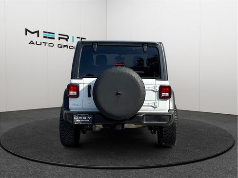 Used 2018 Jeep Wrangler Unlimited Sport S AWD/4WD image 8
