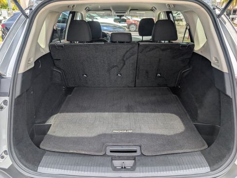 Used 2022 Nissan Rogue SV FWD image 13