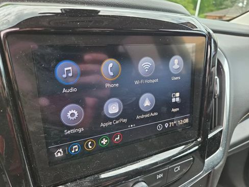 Used 2020 Chevrolet Traverse LT FWD image 14