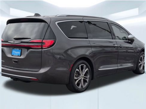 Certified 2022 Chrysler Pacifica Pinnacle image 29