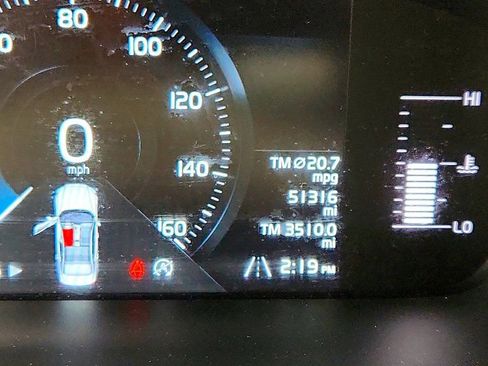 Used 2019 Volvo S60 T6 Momentum w/ Premium Package image 16