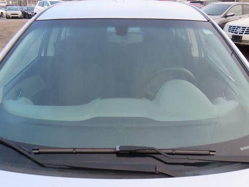 Used 2017 Chevrolet Sonic LT image 34