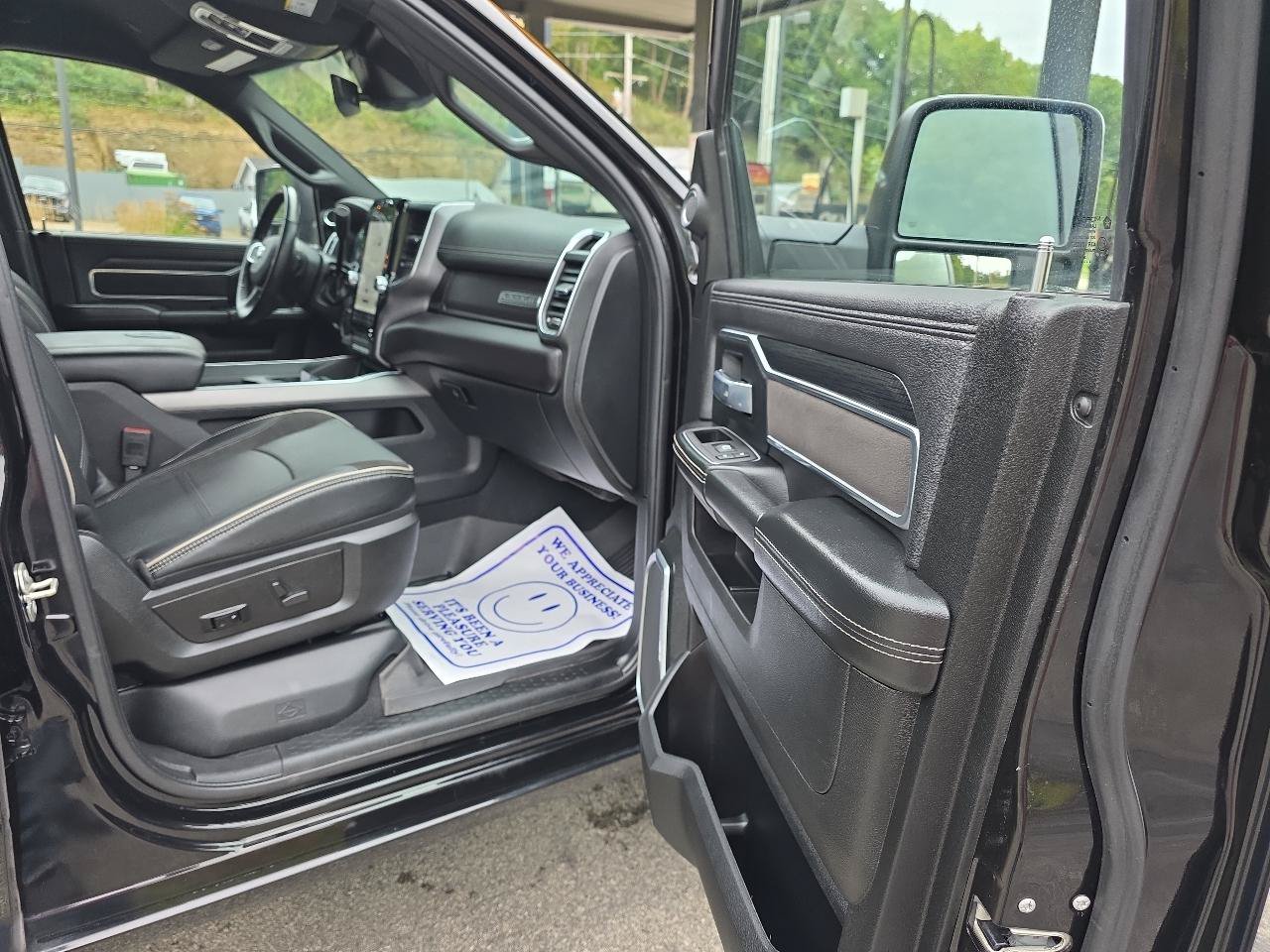 Used 2023 RAM 2500 Laramie AWD/4WD image 11