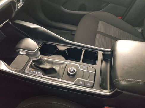 Used 2023 Kia Sorento LX image 26