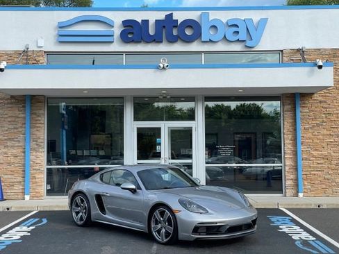 Used 2022 Porsche 718 Cayman GTS RWD image 6