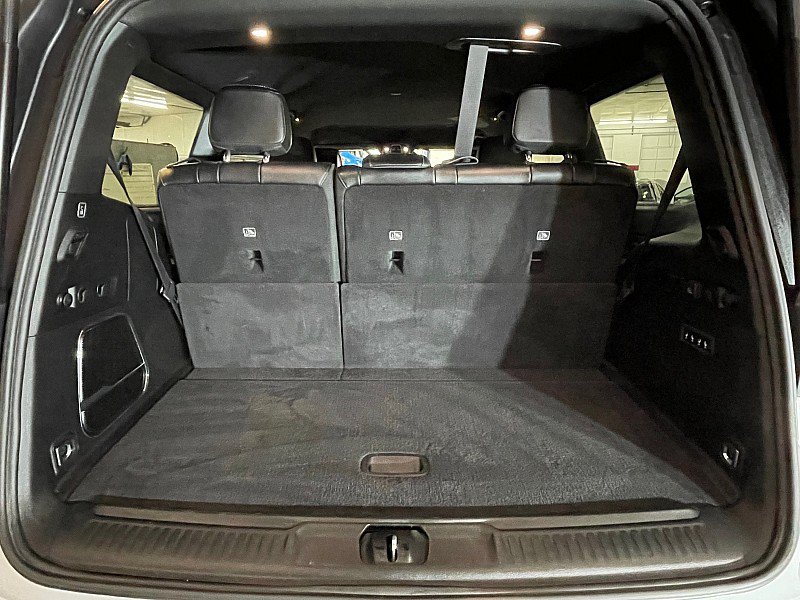 Used 2022 Jeep Wagoneer Series III w/ Rear Seat Video Group 1 AWD/4WD image 5