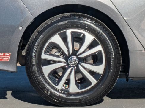 Used 2017 Toyota Prius Prime Plus image 9