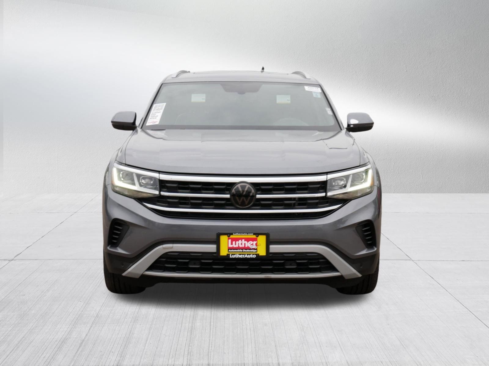Certified 2021 Volkswagen Atlas Cross Sport SE AWD/4WD image 2