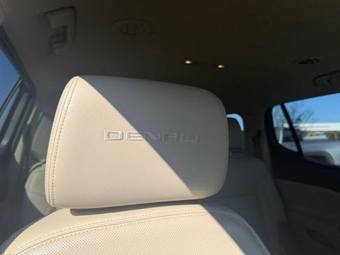 Used 2018 GMC Acadia Denali w/ Technology Package image 17