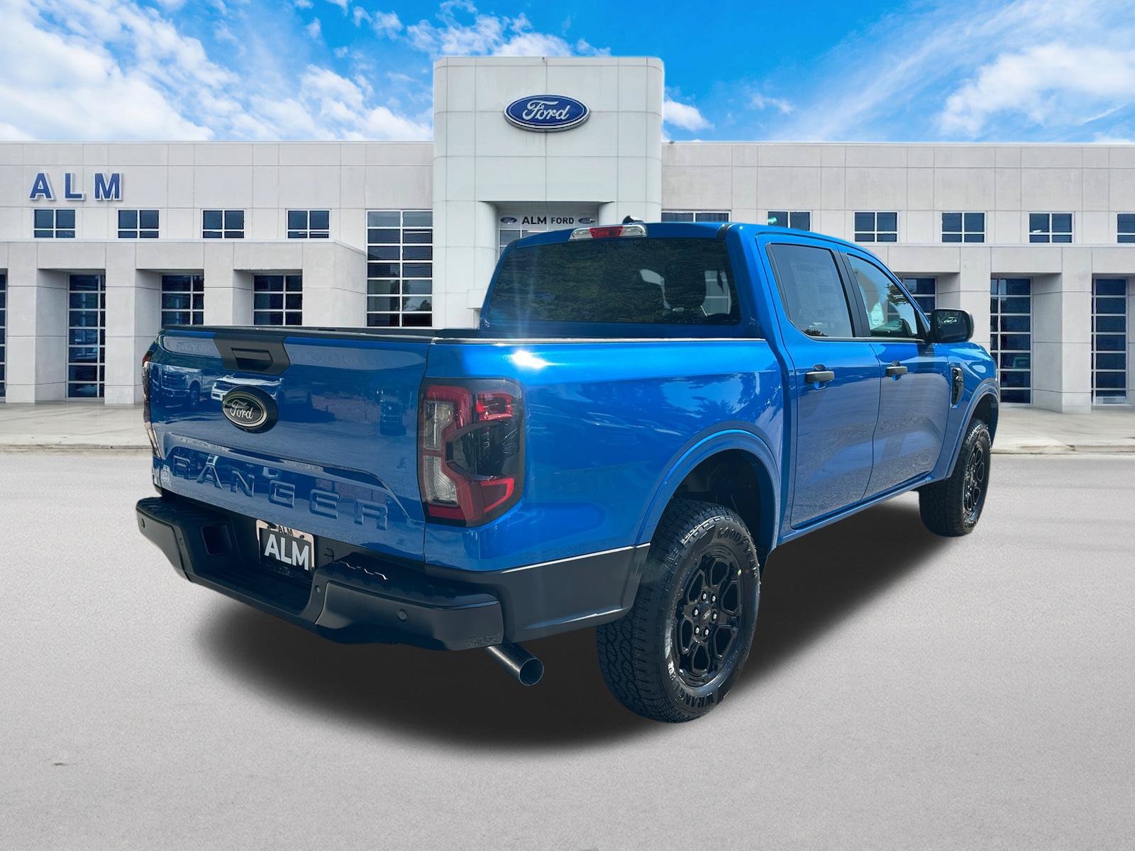 New 2026 Ford Ranger XLT w/ Black Appearance Package RWD image 6