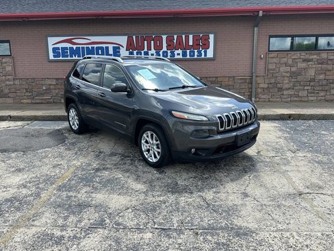 Used 2014 Jeep Cherokee Latitude FWD image 2