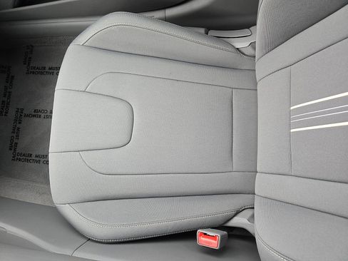 Used 2025 Hyundai Elantra Sport image 26