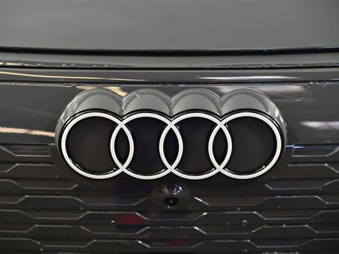 Used 2025 Audi Q6 e-tron Premium Plus w/ Premium Plus image 17