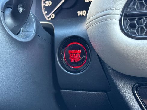 Used 2023 Honda HR-V LX image 19