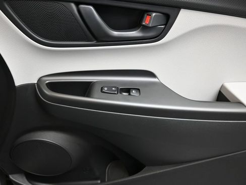 Certified 2023 Hyundai Kona SEL FWD image 11