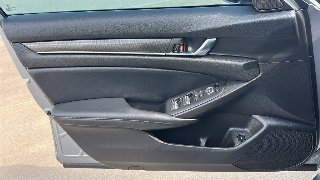 Used 2017 Honda Accord EX-L image 19