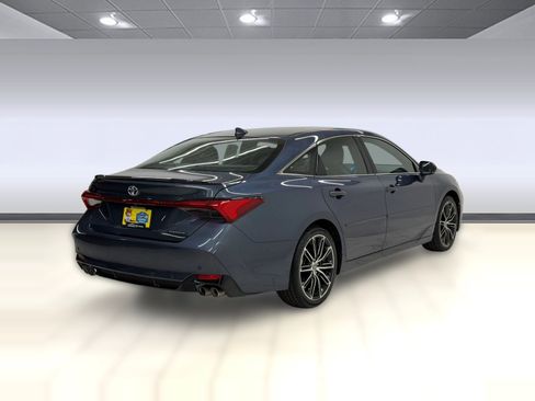 Used 2022 Toyota Avalon Touring w/ Advanced Safety Package FWD image 7