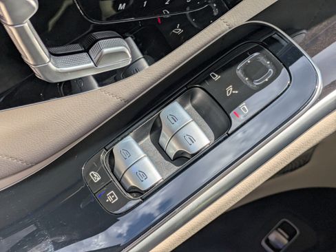 Certified 2023 Mercedes-Benz S 580 4MATIC Sedan image 23