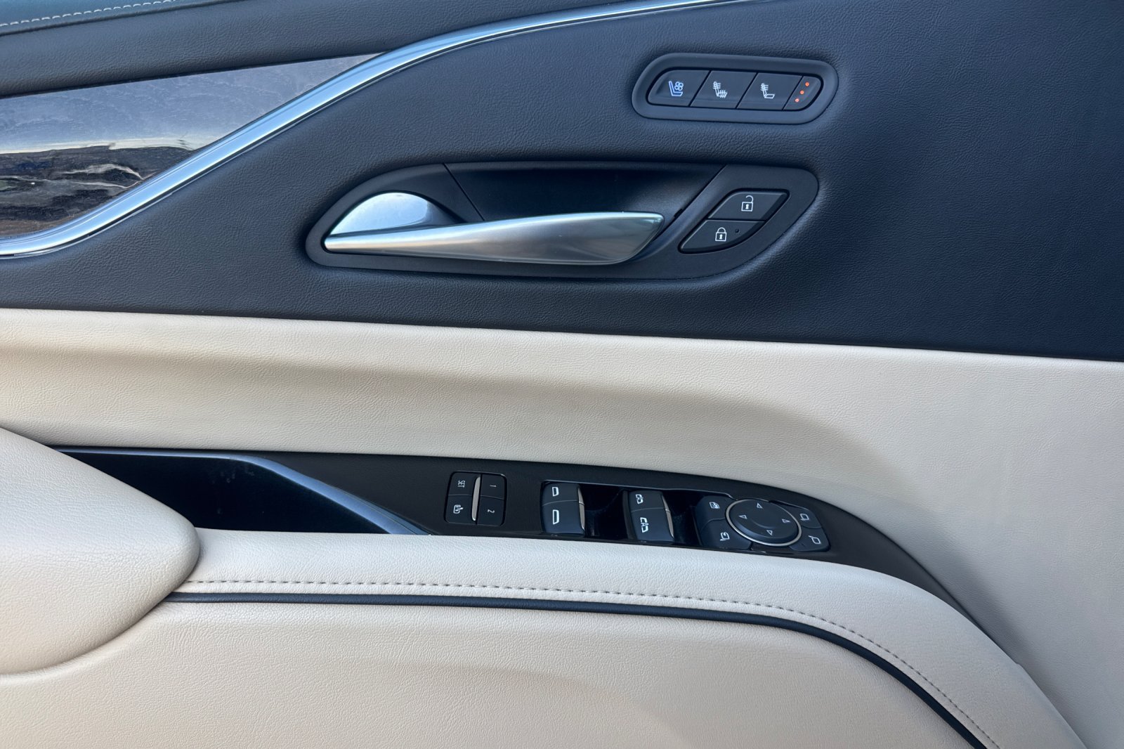 Certified 2023 Cadillac Escalade Premium Luxury AWD/4WD image 10