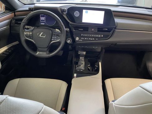 Used 2023 Lexus ES 300h w/ Premium Package image 5