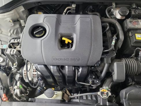 Used 2020 Hyundai Elantra SE image 30