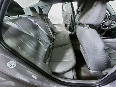 Used 2025 Hyundai Elantra SEL FWD image 11