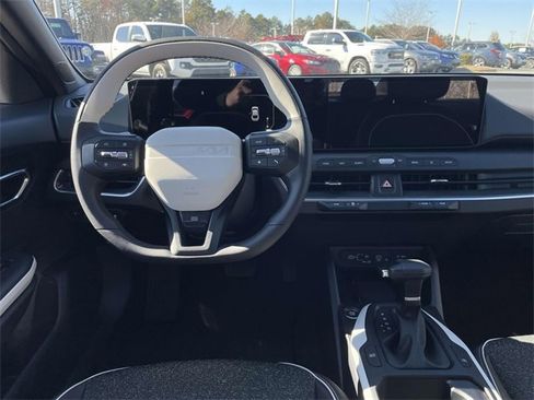 New 2025 Kia K4 GT-Line image 2