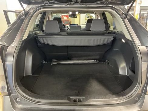 Used 2025 Toyota RAV4 XLE AWD/4WD image 29