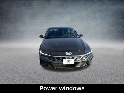 Used 2025 Hyundai Elantra SEL image 6